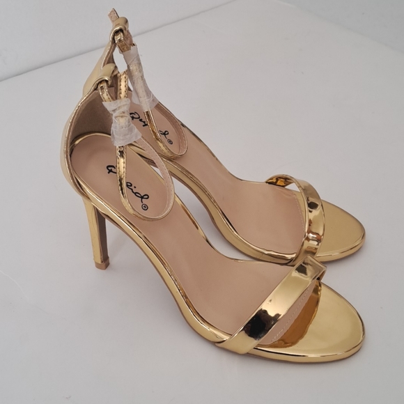 Qupid Strappy Gold Heels Size 6.5 - Picture 9 of 9